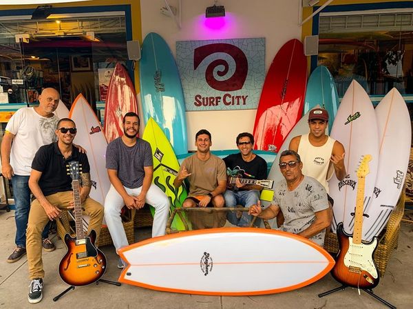 Surf & Friends